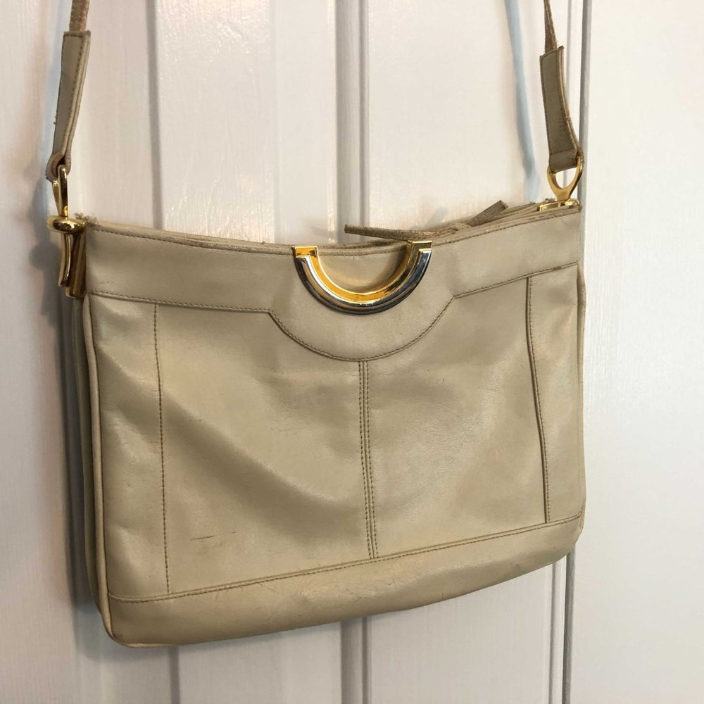 Vintage Cream-colored leather purse